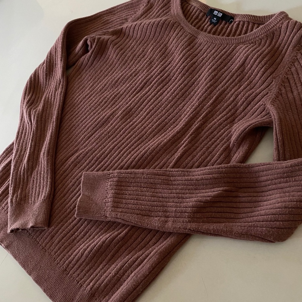 Neutral Uniqlo Pullover Sweater